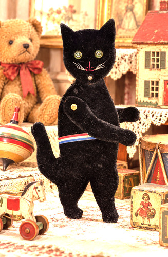Giocattolo antico gatto nero